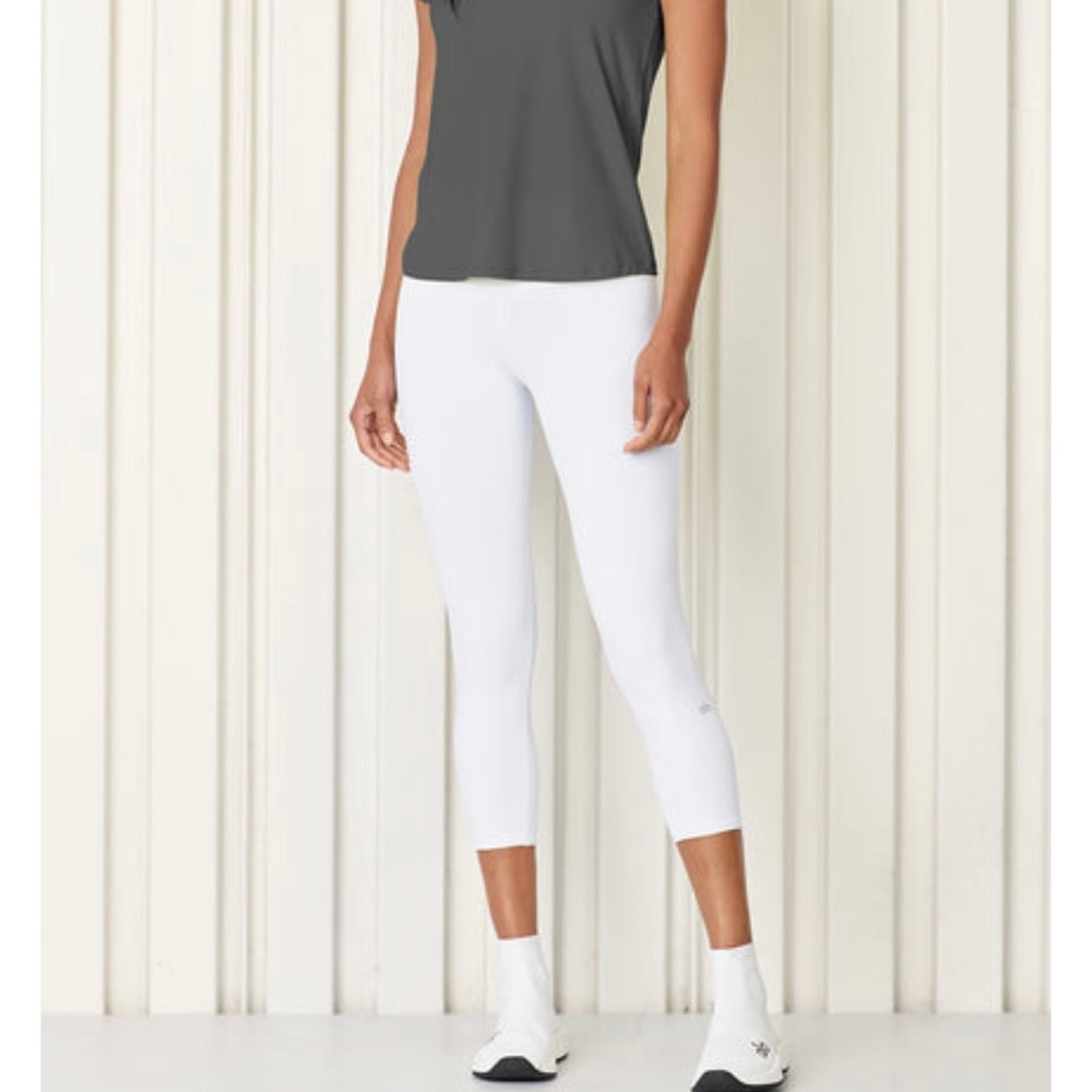 HIGH WAIST ALO YOGA AIRBRUSH CAPRI Size Small